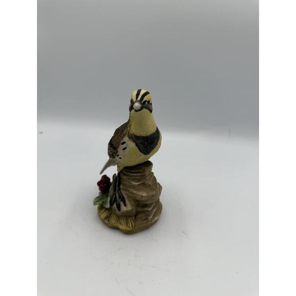 Vintage Bird Figurine Royal Crown Byron Ceramic Bisque Figure - Picture 4 of 7